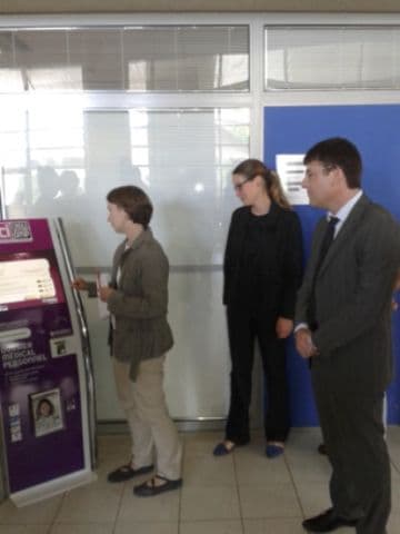 Illustration Pour la première fois dans le département des Deux Sèvres, une borne interactive permet aux patients de créer leur propre Dossier Médical Personnel à l'hôpital de Niort