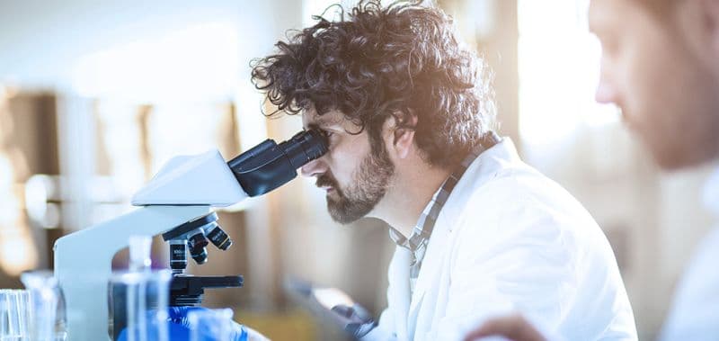 Illustration Des nanoparticules fluorescentes uniques pour un traitement précis du cancer